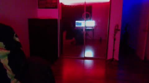 Snapshot of officialmoneyxxx chatting on November 2025 09:10:01 AM Money online show from November 2025 09:10:01 AM