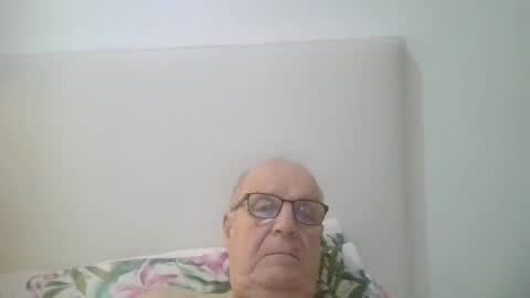 Snapshot of oggi95 chatting on January 2025 09:04:02 AM oggi95 online show from January 2025 09:04:02 AM