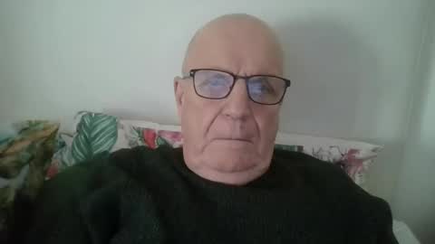 Snapshot of oggi95 chatting on January 2025 12:13:02 PM oggi95 online show from January 2025 12:13:02 PM