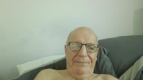 Snapshot of oggi95 chatting on September 2025 06:24:01 AM oggi95 online show from September 2025 06:24:01 AM