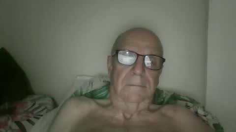 Snapshot of oggi95 chatting on October 2025 06:14:02 AM oggi95 online show from October 2025 06:14:02 AM