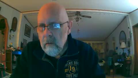 Snapshot of ogusbogus chatting on November 2025 01:41:02 AM Maximus No Mo online show from November 2025 01:41:02 AM