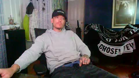 Snapshot of oh_you_know69 chatting on July 2026 03:05:01 PM who dares toss me some tips lets have fun online show from July 2026 03:05:01 PM