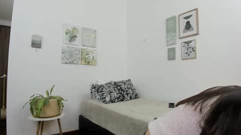 ohanna_ online show from February 2025 02:42:02 AM