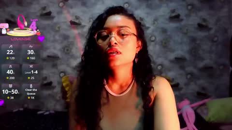 Nina online show from December 2025 03:22:02 AM