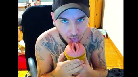 Snapshot of ohihoe92 chatting on December 2024 03:30:01 PM Chris online show from December 2024 03:30:01 PM