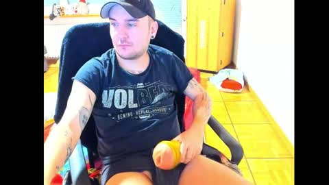 Snapshot of ohihoe92 chatting on December 2024 05:26:02 PM Chris online show from December 2024 05:26:02 PM