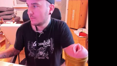 Snapshot of ohihoe92 chatting on September 2025 05:42:01 AM Chris online show from September 2025 05:42:01 AM