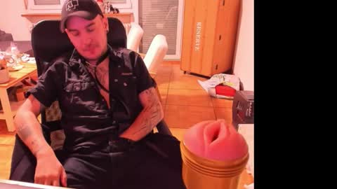 Snapshot of ohihoe92 chatting on January 2026 08:40:02 PM Chris online show from January 2026 08:40:02 PM