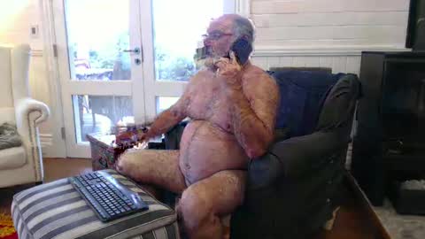 Snapshot of ohjonny55 chatting on December 2024 05:31:02 AM Ohjonny online show from December 2024 05:31:02 AM
