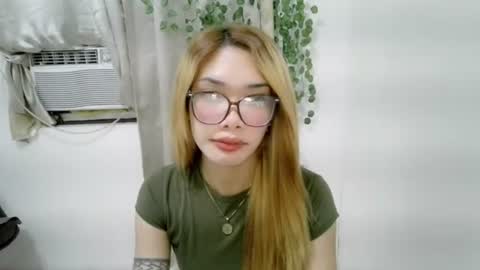 Snapshot of ohmyalessandraxcx chatting on November 2025 06:44:02 PM ohmyalessandraxcx online show from November 2025 06:44:02 PM