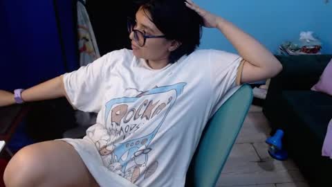 Snapshot of ohmysqueak chatting on July 2026 12:28:01 AM ohmysqueak online show from July 2026 12:28:01 AM