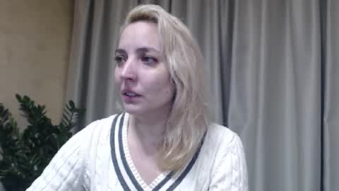 Mari online show from November 2025 05:33:02 PM