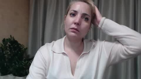 Mari online show from January 2026 07:11:01 PM