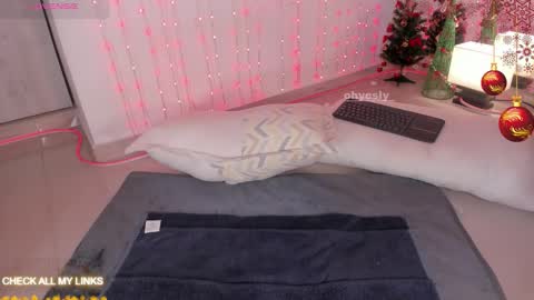 Snapshot of ohyesly_ chatting on December 2025 09:58:02 AM ohyesly_ online show from December 2025 09:58:02 AM