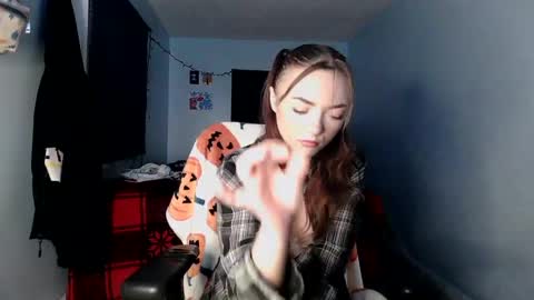 Snapshot of okalley19 chatting on September 2025 12:34:02 AM Alley asian bratty online show from September 2025 12:34:02 AM