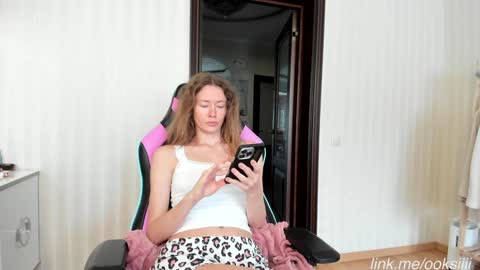 Snapshot of oksanafedorova chatting on September 2025 12:28:02 PM Welcome to my fans page online show from September 2025 12:28:02 PM