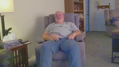 old_guy111 online show from December 2025 09:10:02 PM