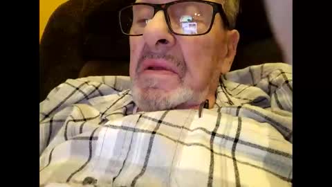 Snapshot of oldaddy2 chatting on October 2025 04:37:01 AM oldaddy2 online show from October 2025 04:37:01 AM