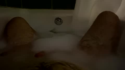 Snapshot of oldbones2 chatting on January 2025 02:30:02 AM oldbones2 online show from January 2025 02:30:02 AM