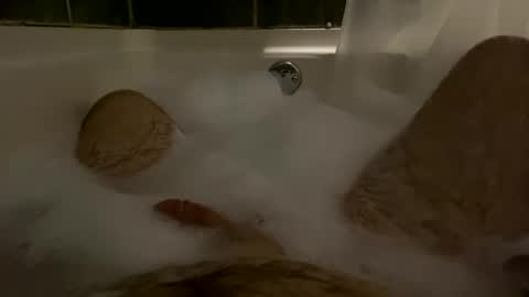 Snapshot of oldbones2 chatting on January 2025 02:01:01 AM oldbones2 online show from January 2025 02:01:01 AM