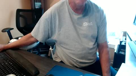 Snapshot of olderandwiser chatting on July 2026 06:54:02 PM Older and Wiser online show from July 2026 06:54:02 PM