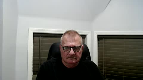 Snapshot of oldguybigd chatting on June 2026 04:17:01 AM oldguybigd online show from June 2026 04:17:01 AM