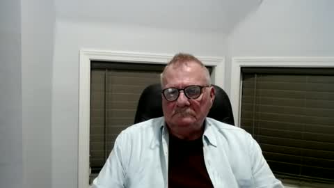 Snapshot of oldguybigd chatting on June 2026 06:03:01 AM oldguybigd online show from June 2026 06:03:01 AM