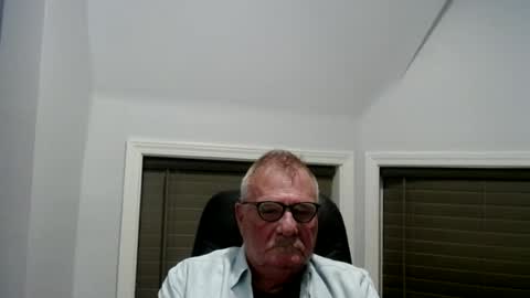 Snapshot of oldguybigd chatting on July 2026 05:02:02 AM oldguybigd online show from July 2026 05:02:02 AM
