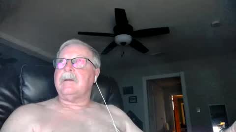 Snapshot of oldlakeguy chatting on February 2025 07:34:02 AM OldLakeGuy online show from February 2025 07:34:02 AM