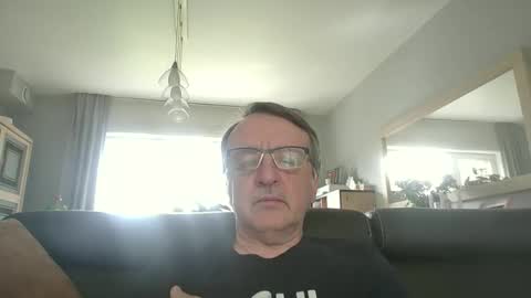 Snapshot of oldtimer160162493 chatting on May 2026 01:39:02 PM oldtimer160162493 online show from May 2026 01:39:02 PM