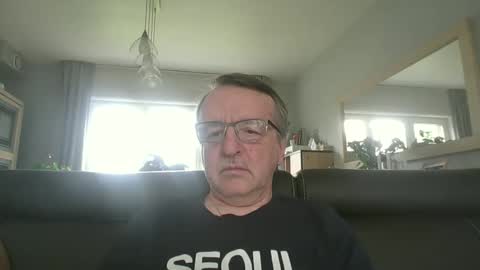 Snapshot of oldtimer160162493 chatting on May 2026 01:06:01 PM oldtimer160162493 online show from May 2026 01:06:01 PM