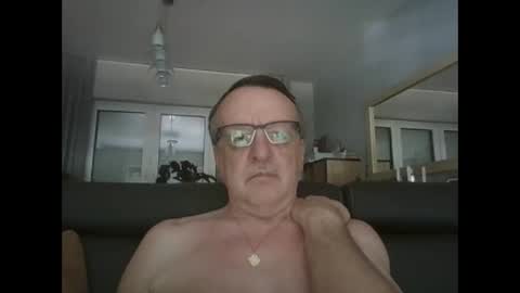 Snapshot of oldtimer160162493 chatting on May 2026 12:02:01 PM oldtimer160162493 online show from May 2026 12:02:01 PM