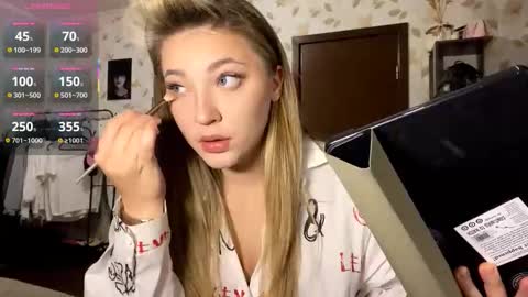 Snapshot of oletaguinyard chatting on November 2025 03:17:02 PM Kem online show from November 2025 03:17:02 PM