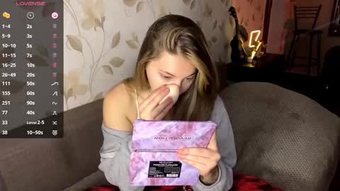 Snapshot of oletaguinyard chatting on December 2025 05:33:02 PM Kem online show from December 2025 05:33:02 PM