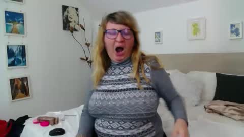 Olga Pavlova online show from March 2026 01:28:01 PM