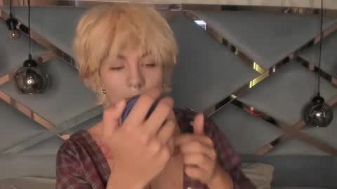 Snapshot of oliiverr22 chatting on November 2025 09:03:02 PM oliiverr22 online show from November 2025 09:03:02 PM