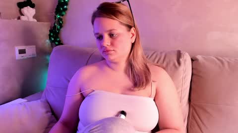 Snapshot of olisyasweet chatting on January 2025 09:20:01 PM olisyasweet online show from January 2025 09:20:01 PM