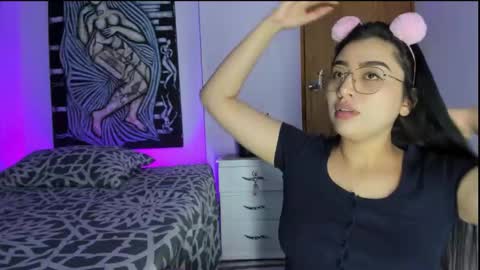 Olivia online show from October 2025 03:06:02 AM