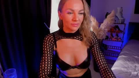 oliva_candy online show from February 2025 06:47:02 AM