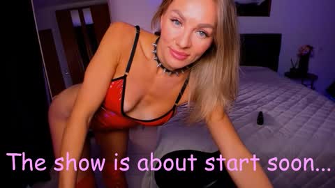 oliva_candy online show from October 2025 11:22:01 AM