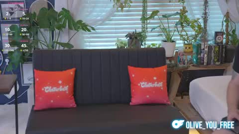 Snapshot of olive_you_ chatting on May 2026 01:25:02 AM Olive online show from May 2026 01:25:02 AM