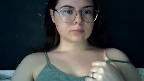 Snapshot of olivepeach chatting on July 2026 11:27:01 AM Oil online show from July 2026 11:27:01 AM