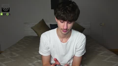 Snapshot of oliver_baker chatting on December 2024 04:09:01 PM Oliver  Kaen online show from December 2024 04:09:01 PM