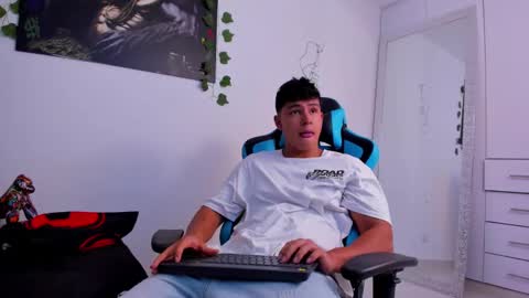 Snapshot of oliver_bray chatting on December 2024 04:25:02 AM Oliver bray online show from December 2024 04:25:02 AM