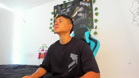 Snapshot of oliver_bray chatting on January 2025 04:36:01 PM Oliver bray online show from January 2025 04:36:01 PM