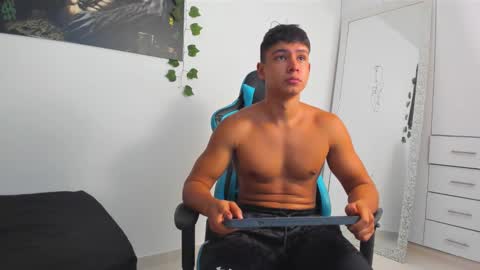 Snapshot of oliver_bray chatting on March 2025 02:59:02 AM Oliver bray online show from March 2025 02:59:02 AM