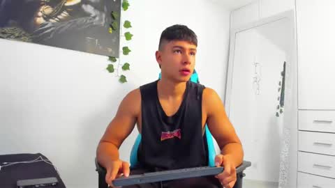 Snapshot of oliver_bray chatting on March 2025 03:45:02 PM Oliver bray online show from March 2025 03:45:02 PM