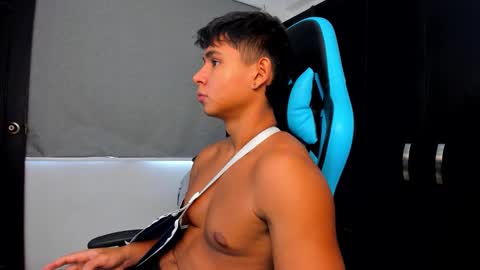 Snapshot of oliver_bray chatting on October 2025 05:43:02 PM Oliver bray online show from October 2025 05:43:02 PM