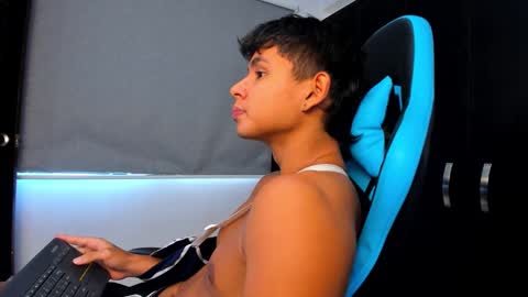 Snapshot of oliver_bray chatting on October 2025 06:09:02 PM Oliver bray online show from October 2025 06:09:02 PM